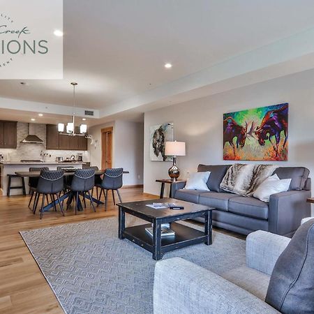 White Spruce Lodge By Spring Creek Vacations Канмор Номер фото