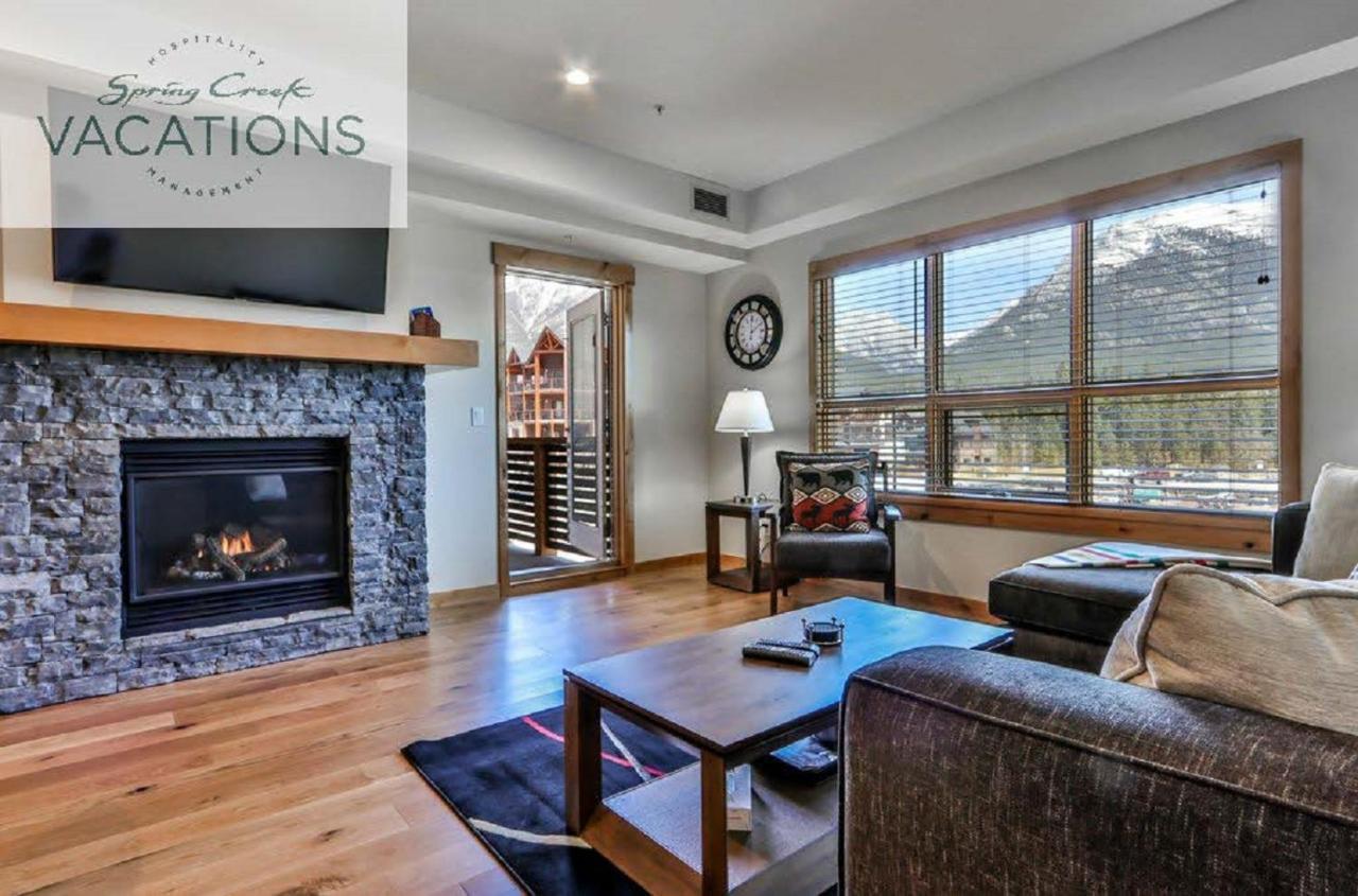 White Spruce Lodge By Spring Creek Vacations Канмор Номер фото