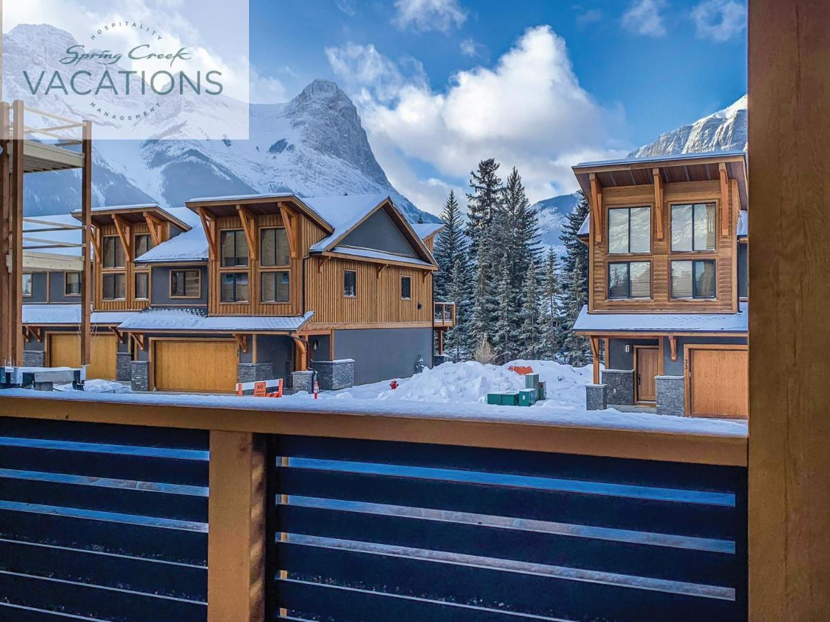 White Spruce Lodge By Spring Creek Vacations Канмор Номер фото