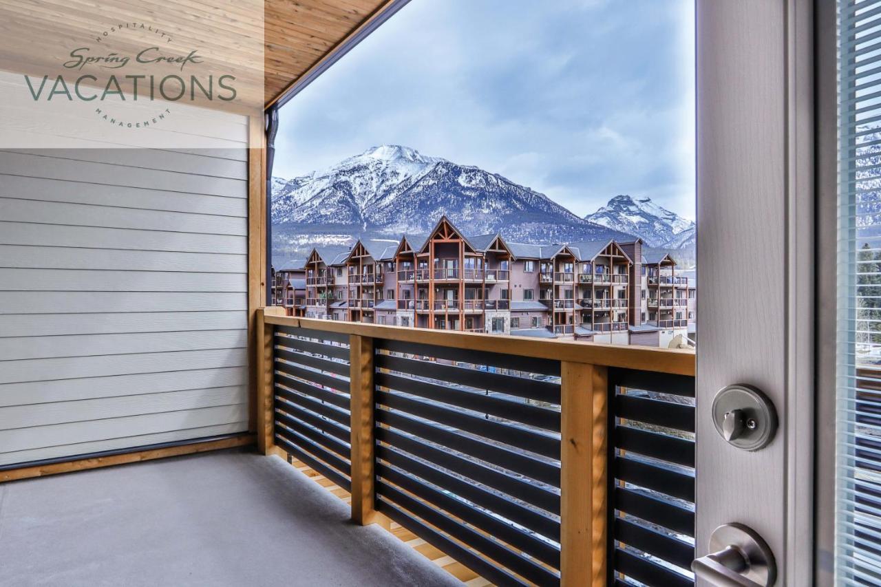 White Spruce Lodge By Spring Creek Vacations Канмор Номер фото