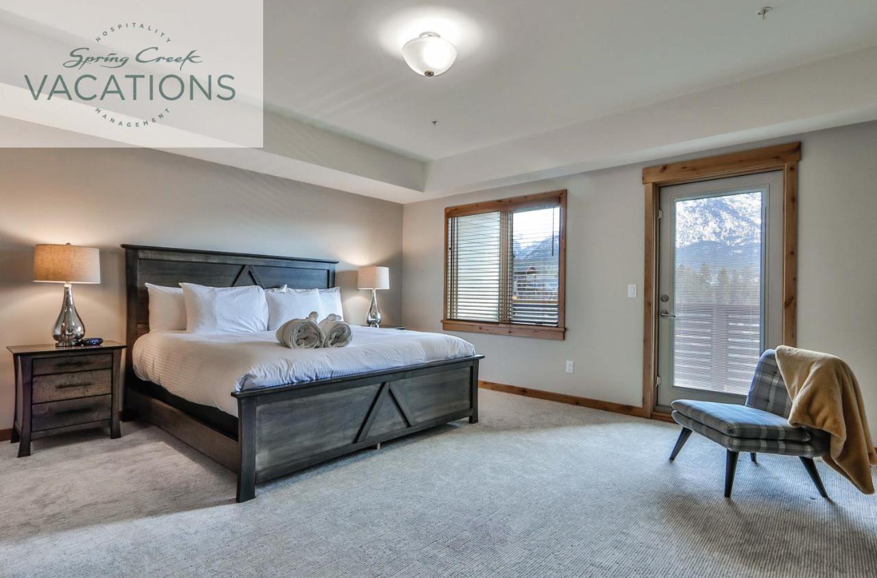White Spruce Lodge By Spring Creek Vacations Канмор Номер фото