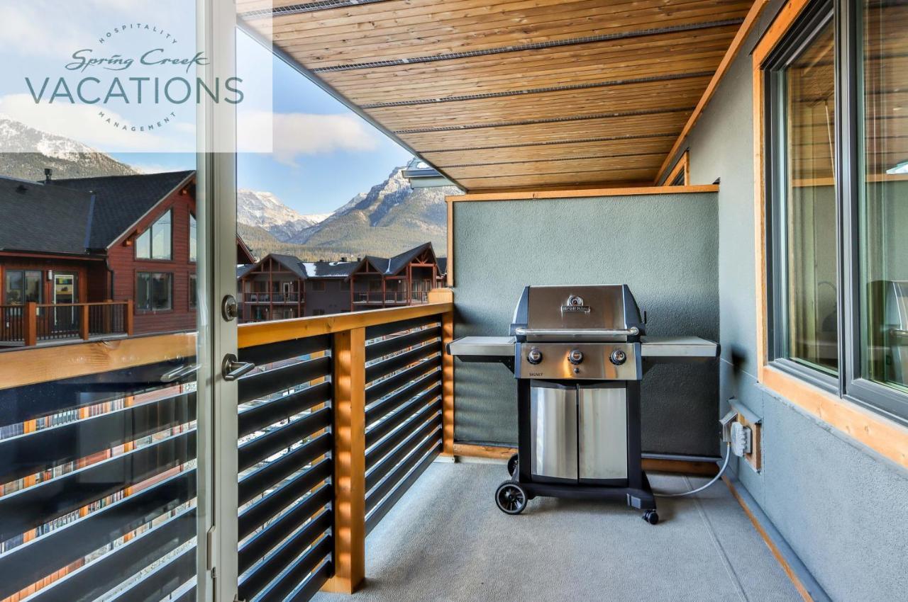 White Spruce Lodge By Spring Creek Vacations Канмор Номер фото